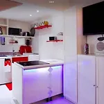 Atypique Calme, Quartier Vip, 50m Apartment Nice
