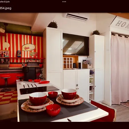 Atypique Calme, Quartier Vip, 50m アパート